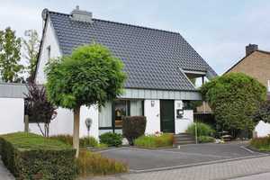 KORSCHENBROICH: "HAUS HERZBROICH. freistehend in herrenshoff." – Neuss (Rhein-Kreis) – Vorschaubild 1