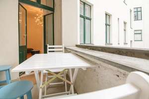 Altbau zum Verlieben: Helle 2 Zimmer mit Balkon am Mauerpark – 10437 Prenzlauer Berg, Berlin – Vorschaubild 3