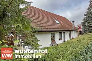 AUCH FÜR ZWEI FAMILIEN: WOHNHAUS MIT DOPPELHAUSCHARAKTER + EINBAUKÜCHEN + GARAGE + DOPPELCARPORT – Parchim (Kreis) – Vorschaubild 1