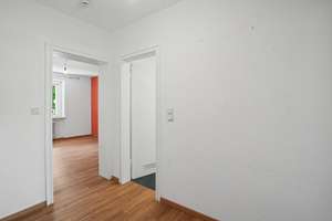 Einziehen statt renovieren! Gepflegte 3-Zimmer-Wohnung mit Süd/West-Balkon in Nürnberg-Langwasser – Die vollständige Adresse der Immobilie erhältst du vom Anbieter., 90471 Langwasser Nordwest, Nürnberg – Vorschaubild 13