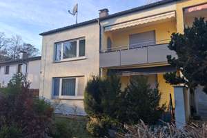 Ruhig gelegenes Reihenendhaus (Zweifamilienhaus) in Stuttgart oberhalb des Neckartales – Die vollständige Adresse der Immobilie erhältst du vom Anbieter., 70378 Mönchfeld, Stuttgart – Vorschaubild 2