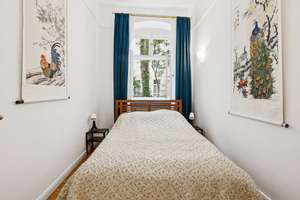 Stuck, Fischgrät & Flügeltüren: Herrschaftliche Familienwohnung in bester Lage Charlottenburgs! – Mommsenstr. 61, 10629 Charlottenburg, Berlin – Vorschaubild 8