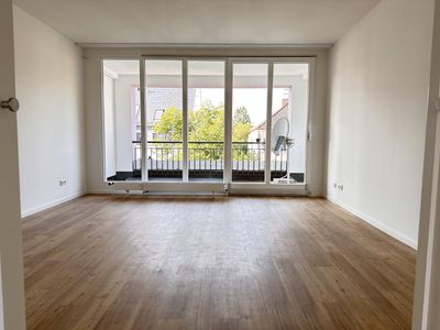 Neusanierte helle 1-Zimmer-Wohnung mit Balkon