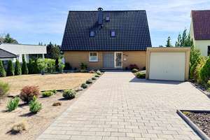 Zweifamilienhaus mit Südgarten und Hochterrasse in Bielefeld-Quelle – Die vollständige Adresse der Immobilie erhältst du vom Anbieter., 33649 Brackwede, Bielefeld – Vorschaubild 1