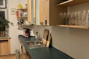 Stilvolle 3,5-Raum-Wohnung mit EBK, W-Bad mit Fenster, Balkon in Nord-Neukölln – Stuttgarterstraße 58, 12058 Berlin – Vorschaubild 6