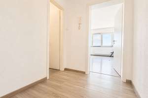 Renovierte 2-Zimmer-Wohnung mit Fernsicht in Hannover-Döhren (Erbpacht) – 30519 Döhren, Hannover – Vorschaubild 2