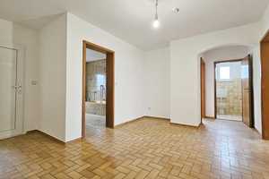 1 Wohnung im EG mit großem Garten und Garage ist frei, 3 Fam. Haus 270 m² WFl., gute Lage von Schwab – Schwabach – Vorschaubild 8
