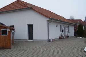 Gepflegtes Einfamilienhaus /  Bungalow in Bad Urach-Sirchingen, Privatverkauf, provisionsfrei – Die vollständige Adresse der Immobilie erhältst du vom Anbieter., 72574 Bad Urach – Vorschaubild 2