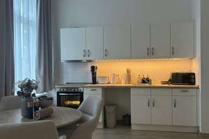 Attraktive 3-Zimmer-Altbauwohnung in Stadtfeld – ideal für Paare, Familien oder WG – Große Diesdorfer Straße 203, 39110 Stadtfeld Ost, Magdeburg – Vorschaubild 2