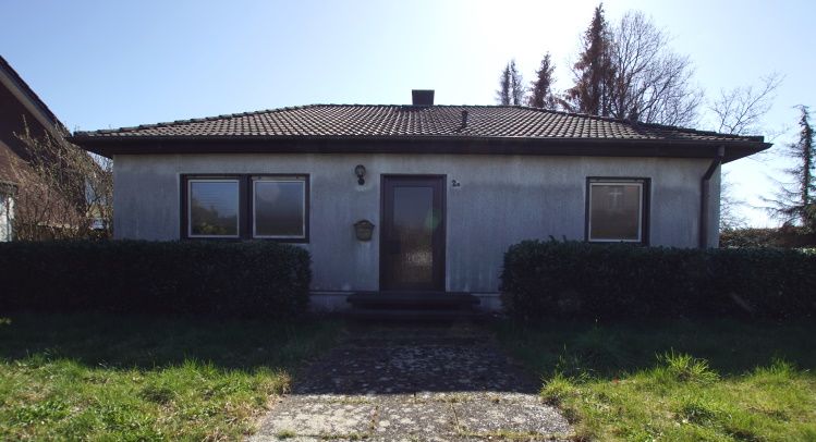 ALLES AUF EINER EBENE! Interessanter Bungalow auf schönem ...