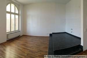 Helle 1-Raum-Wohnung mit neuer Einbauküche und großem Balkon zu vermieten!