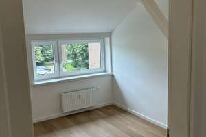 Dachgeschoss mit besonderem Charme – hochwertiger Erstbezug – Redingskamp 19, 22523 Eidelstedt, Hamburg – Vorschaubild 5