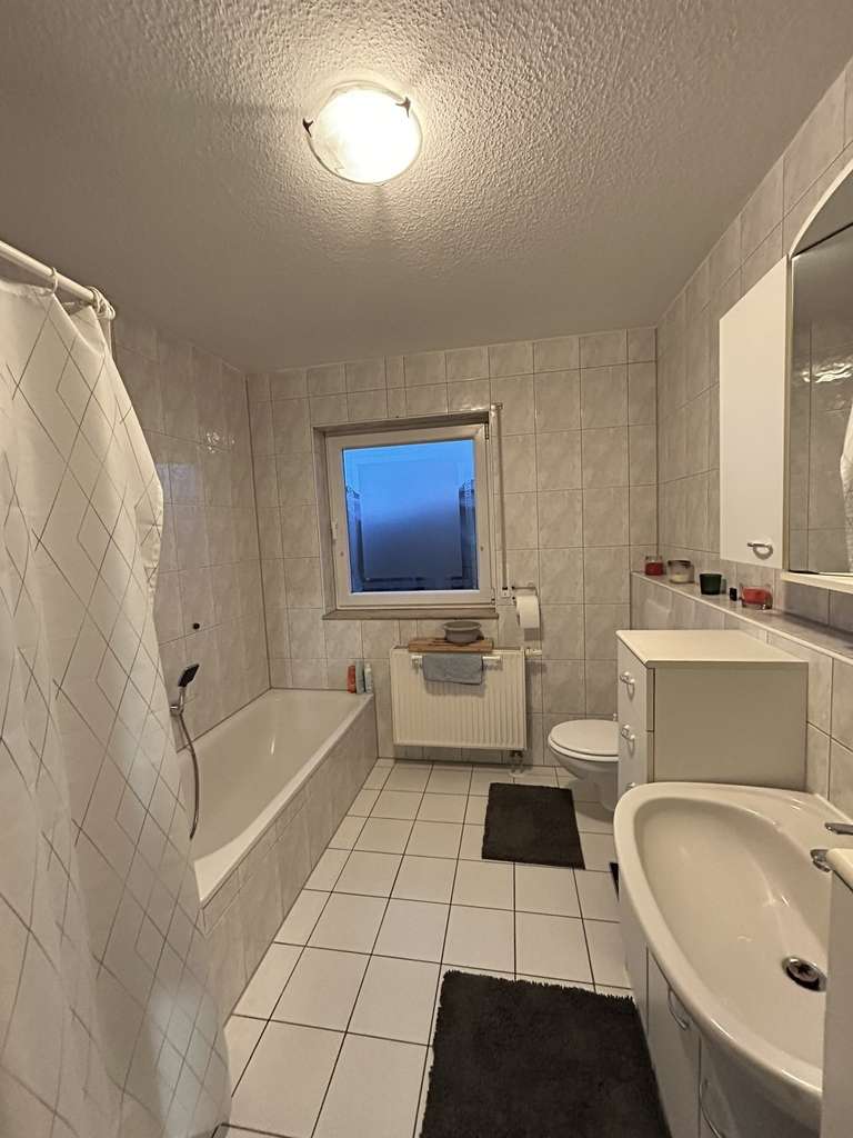 Immobilie in Frammersbach - Großzügige 3-Zimmer-Eigentumswohnung mit Balkon und unverbaubarer Aussicht - Bild 4