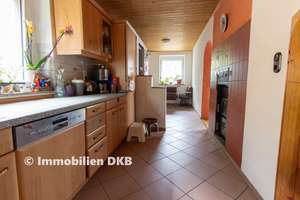 Viel Raum für Familienglück – stilvoll wohnen mit Garten, Ausbaureserve und vielen Modernisierungen – Die vollständige Adresse der Immobilie erhältst du vom Anbieter., 91631 Wettringen – Vorschaubild 10