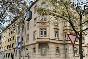 Schön und ruhig leben in sanierter Altbau-Wohnung