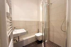 Exklusive 3-Zimmer-Wohnung in Wilmersdorf – bezugsfrei, Balkon, Aufzug, 2 En-suite-Bäder, ruhig – Die vollständige Adresse der Immobilie erhältst du vom Anbieter., 10717 Wilmersdorf, Berlin – Vorschaubild 11