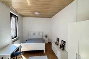 Möbliertes Zimmer in einer 6erWG mit Einbauküche in Stuttgart – Gutenbergstraße 46, 70197 Feuersee, Stuttgart – Vorschaubild 1