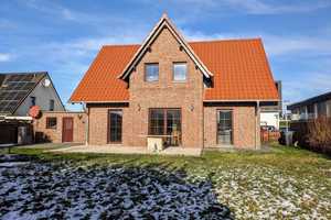 Hochwertig gebautes Haus mit mediteranem Flair
in einem der beliebtesten Ortsteilen von Wolfsburg – Wolfsburg – Vorschaubild 2