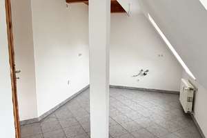 Parkett...Tageslichtbad...Wohnküche // 2-Zi.-Maisonette in Dobritz – Winterbergstraße 143, 1237 Seidnitz/Dobritz, Dresden – Vorschaubild 4