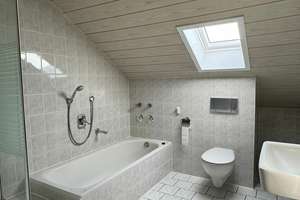 Elegantes Wohnen in Balingen-Engstlatt: Einfamilienhaus mit Einliegerwohnung und Doppelgarage. – Die vollständige Adresse der Immobilie erhältst du vom Anbieter., 72336 Balingen – Vorschaubild 9