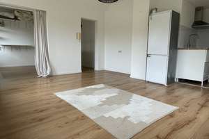 Gemütliche Studentenwohnung mit herrlichem Ausblick im grünen Heilbronner Osten – Die vollständige Adresse der Immobilie erhältst du vom Anbieter., 74074 Heilbronn, Heilbronn – Vorschaubild 2