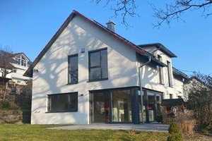 Modernes und gepflegtes Einfamilienhaus umgeben von einem großzügigen Grundstück  – Tübingen (Kreis) – Vorschaubild 1