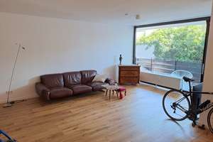 Helle 3-Zi.-Wohnung mit Balkon und offener neuer Einbauküche