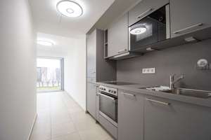 ProEigentum: Moderne 3-Zimmer-Garten-ETW in Bogenhausen, 67 m², mit Klima, Terrasse, TG-Stellplatz, – Englschalkinger Straße 148, 81927 Englschalking, München – Vorschaubild 7