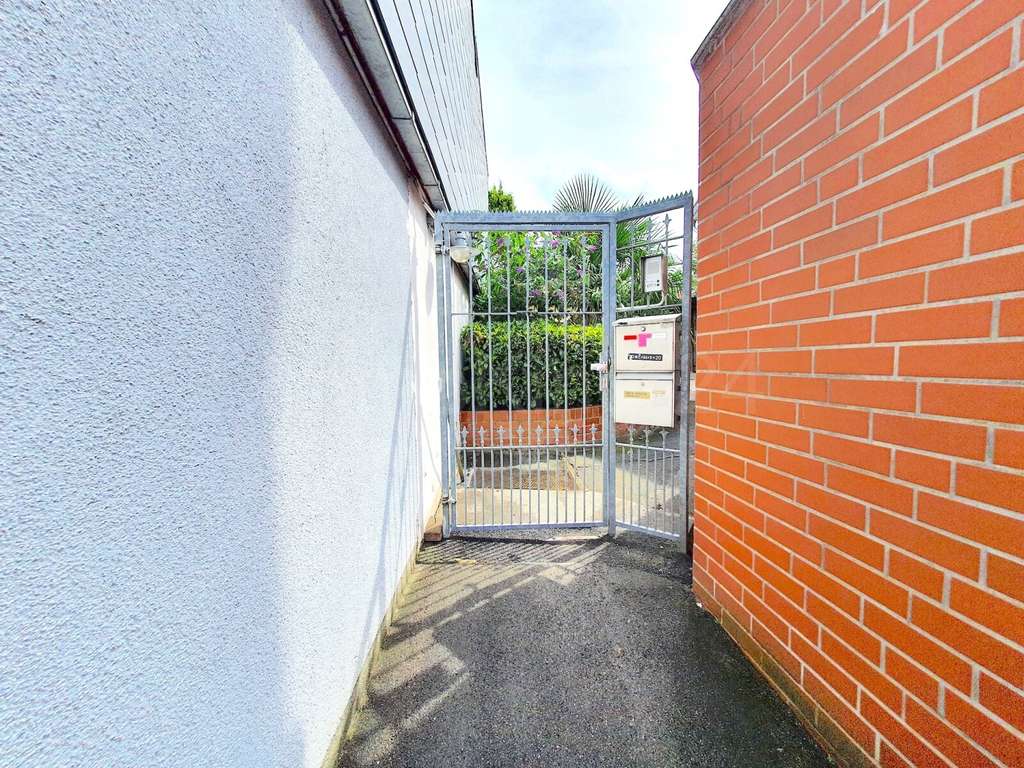 Immobilie in Eschweiler - ++ EINFAMILIENHAUS + GARTEN IN GUTER LAGE! VIELE MODERNISIERUNGEN!! ++ - Bild 1