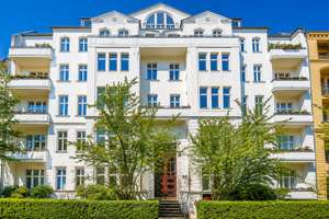 Herrschaftliche Altbauresidenz im Bayerischen Viertel | 7,5 Zimmer  |  250 m² | Vermietet