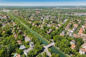Altbau-Charme am idyllischen Schlosskanal: Lichterfüllte, perfekt geschnittene 3-Zimmer-Wohnung – Die vollständige Adresse der Immobilie erhältst du vom Anbieter., 80638 Nymphenburg, München – Vorschaubild 8
