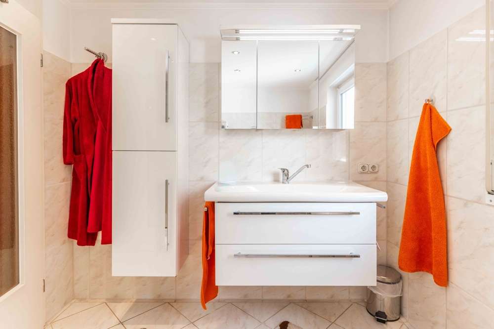 Immobilie in Alling - Top gepflegtes Reihenmittelhaus mit 4,5 Zimmern inkl. Hobbyraum, Sauna  und Garage - Bild 9