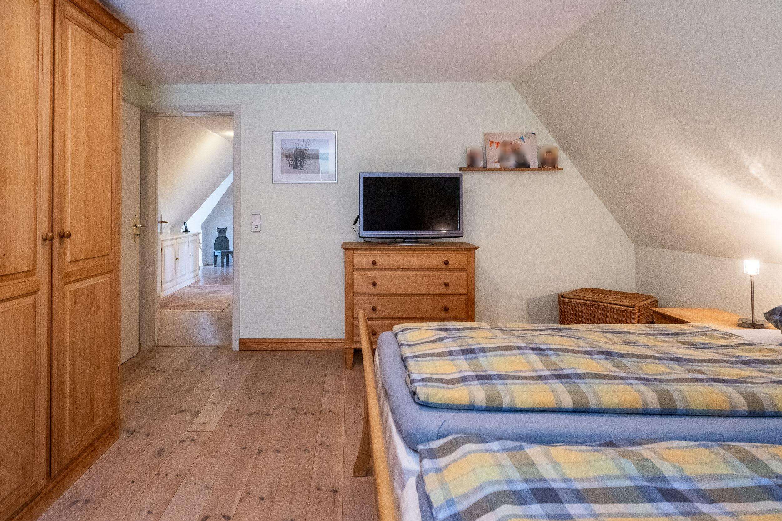 Immobilie in Risum-Lindholm - Idyllisches Friesenhaus unter Reet in bevorzugter Wohnlage - Bild 4