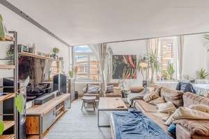 Charmante 3,5-Zimmer-Maisonette im Loftstil am Wasser