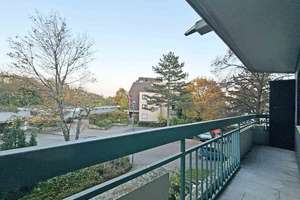 Ruhig gelegene 3-Zimmer-Wohnung mit zwei Balkonen, Tiefgaragenstellplatz und Aufzug – Dattelweg 37A, 70619 Riedenberg, Stuttgart – Vorschaubild 11