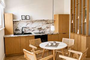 Kernsanierte, möblierte 2-Zimmer Wohnung in TOP-Lage / ab 01.09 / 24 Monate – Fasanenstraße 50, 10719 Wilmersdorf, Berlin – Vorschaubild 2
