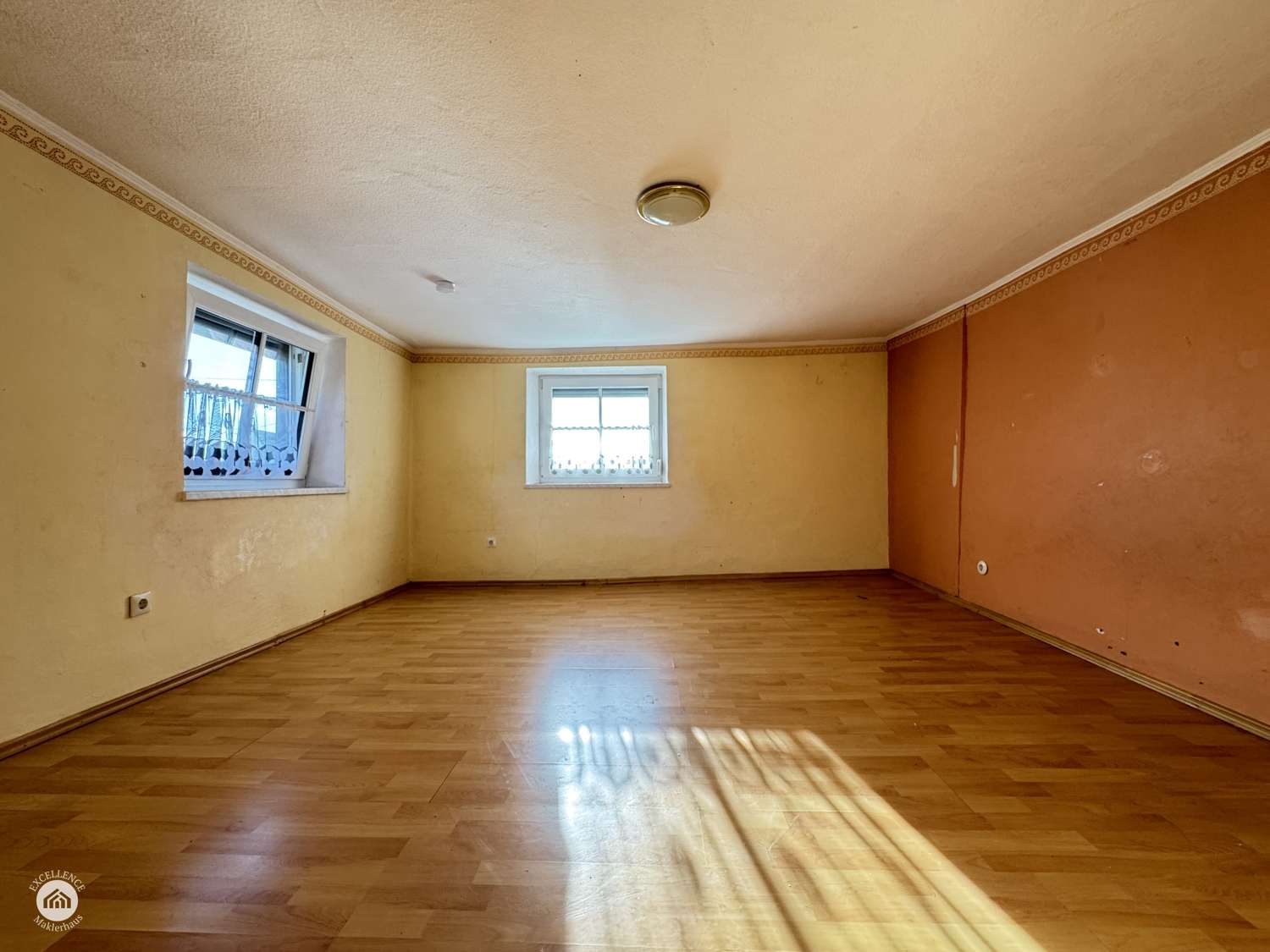 Immobilie in Münsterhausen - HISTORISCHES EINFAMILIENHAUS mit großem Garten und Scheune -*Käuferprovisionsfrei* - Bild 7