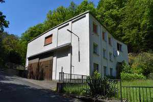 Zweifamilienhaus mit 3 Garagen und Hallengarage in ländlicher Lage – Die vollständige Adresse der Immobilie erhältst du vom Anbieter., 58091 Dahl, Hagen – Vorschaubild 2