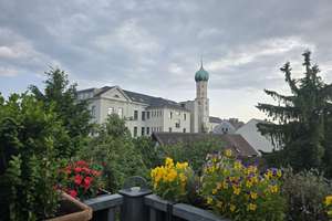 Helle 3-Zimmer-Wohnung mit zusätzlicher Nutzfläche im Dachboden – Die vollständige Adresse der Immobilie erhältst du vom Anbieter., 86165 Lechhausen-Ost, Augsburg – Vorschaubild 2