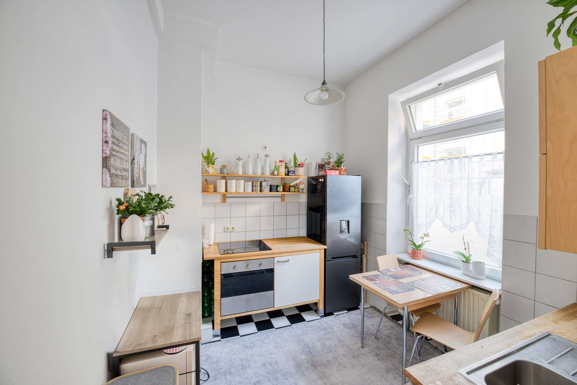 Charmante 2-Zimmer-Wohnung mit hohen Decken in ruhiger Lage von Sachsenhausen, Frankfurt am Main – Bild 3