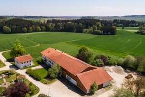 Immens viel Platz zum Wohnen & Arbeiten! Historischer Hof mit Zuhaus – Traunstein (Kreis) – Vorschaubild 1