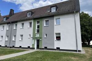 Preisgünstige, individuelle 2,5-Zimmer-Wohnung mit Ausblick