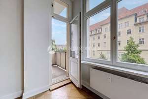 *4-Zimmer-Altbauwohnung mit Balkon, Stuck, Parkett und Einbauküche* – Knesebeckstr. 4, 10623 Charlottenburg, Berlin – Vorschaubild 11
