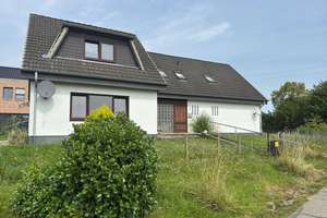Erdgeschoss Wohnung 4 Zimmer auf einer Ebene - mit Garten, Garage & neuer Einbauküche (2024) – Die vollständige Adresse der Immobilie erhältst du vom Anbieter., 23820 Pronstorf – Vorschaubild 1