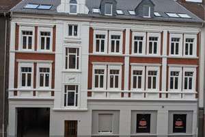 RESERVIERT - Moderne Altbauwohnung mit großem Balkon - Bezug nach Kernsanierung