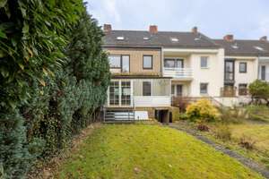 Viel Platz für die Familie – Reihenmittelhaus mit Wintergarten und sonnigem Garten – Die vollständige Adresse der Immobilie erhältst du vom Anbieter., 28325 Ellenerbrok-Schevemoor, Bremen – Vorschaubild 3