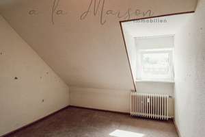 Charmante Dachgeschosswohnung mit Entwicklungspotenzial - Spitzboden & Balkonperspektive – Die vollständige Adresse der Immobilie erhältst du vom Anbieter., 47269 Großenbaum, Duisburg – Vorschaubild 11