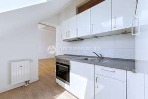 Dachgeschosswohnung mit Südbalkon: Stilvolle 2,5-Zimmer-Wohnung in Top-Zustand – Trützschlerstr. 12, 12487 Johannisthal, Berlin – Vorschaubild 11