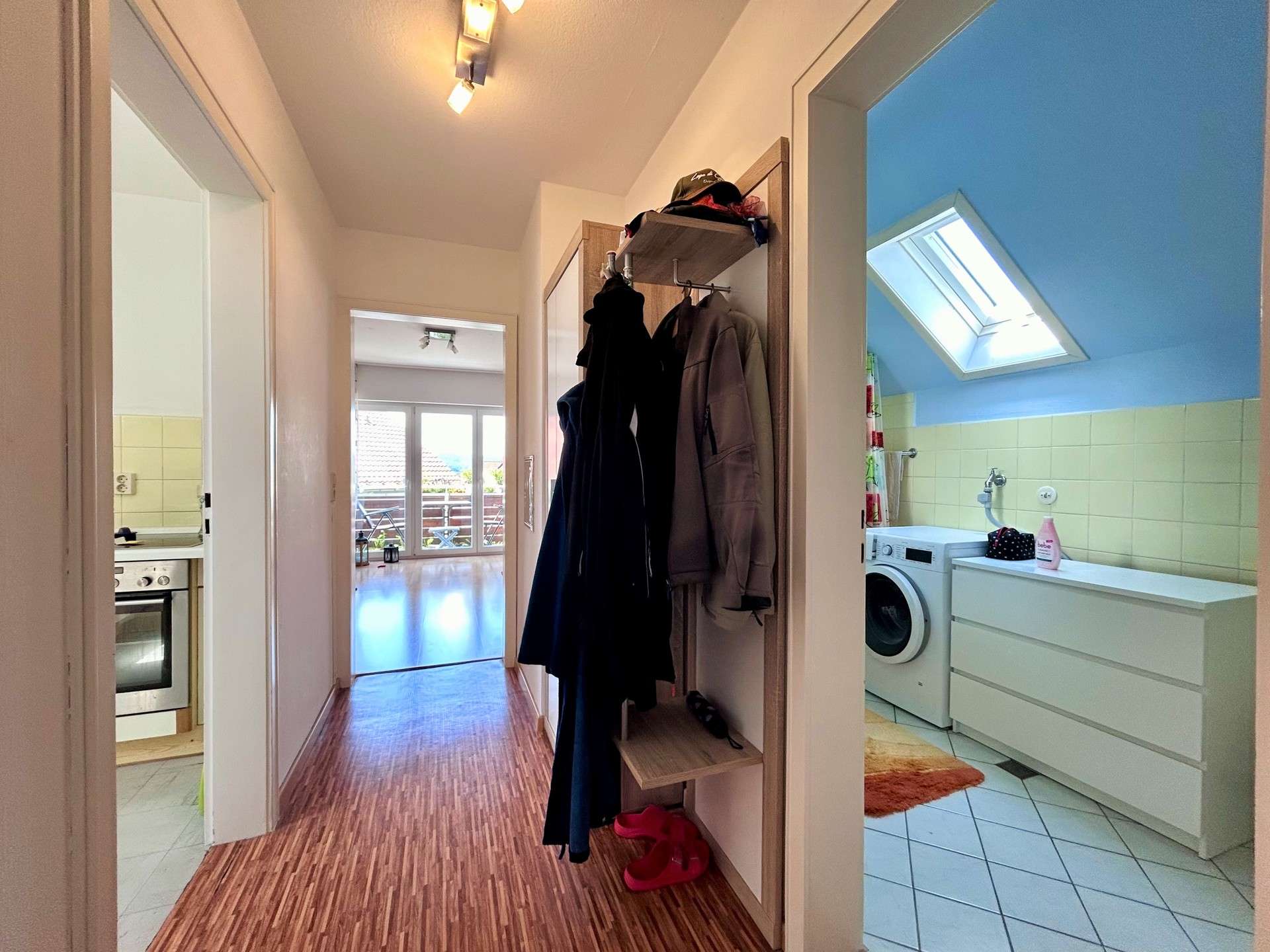 Immobilie in Altbach - Gepflegtes Mehrfamilienhaus mit 4 Wohnungen, 3 Garagen und 2 Stellplätzen - Bild 6