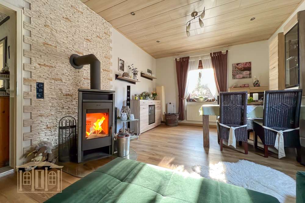 Immobilie in Lüdenscheid - Stilvoll modernisiert: Gemütliche Wohnung mit Kamin, Erker und Garten an der Volme - Bild 2